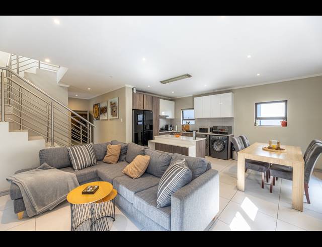 3 BEDROOM HOUSE FOR SALE IN BRYANSTON